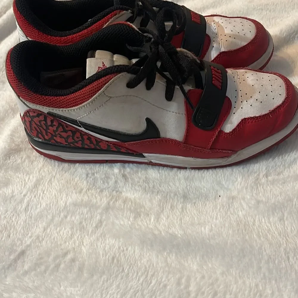 Air Jordan legacy size 3Y